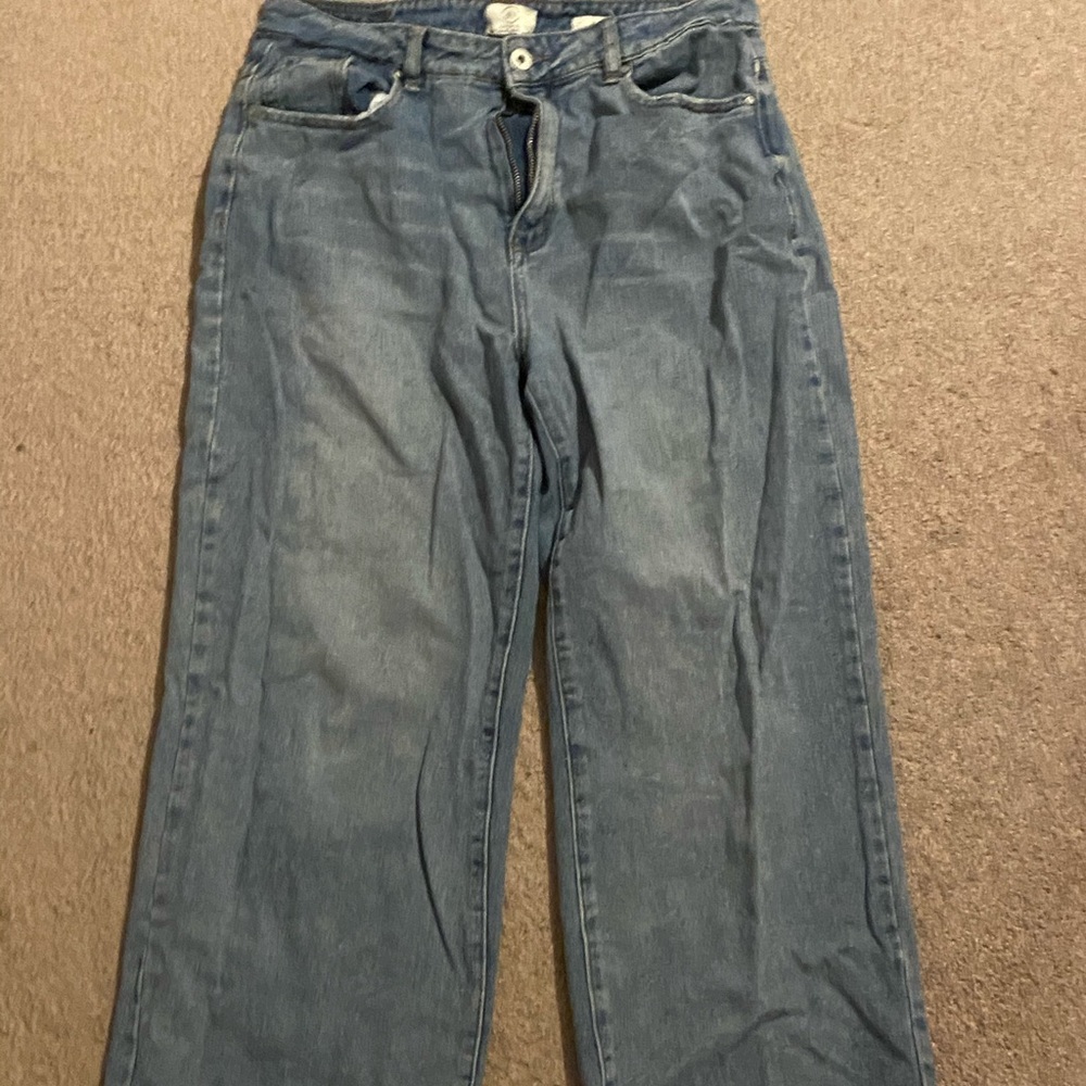 Light blue, wide leg cut jeans